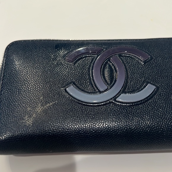 Chanel leather zip around medium wallet 6x3.5 x1 - Picture 10 of 10
